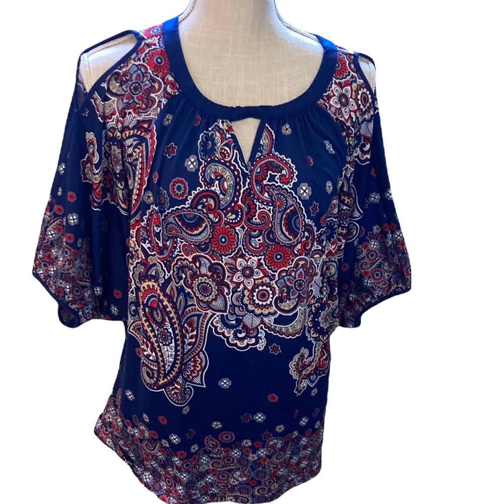 Multiples Peekaboo/Cold Shoulder Navy Blue & Red Paisley Ladies Top